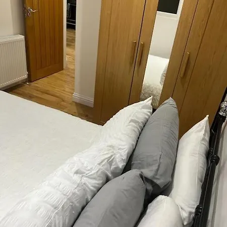 2 Bedroom Apartment In Hampdenrd Londra Esterno foto
