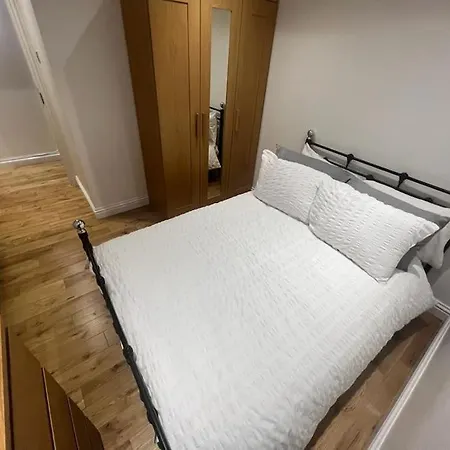 2 Bedroom Apartment In Hampdenrd Londra Esterno foto
