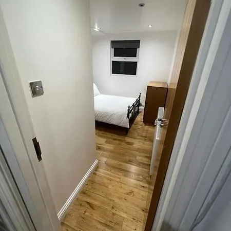 2 Bedroom Apartment In Hampdenrd Londra Esterno foto