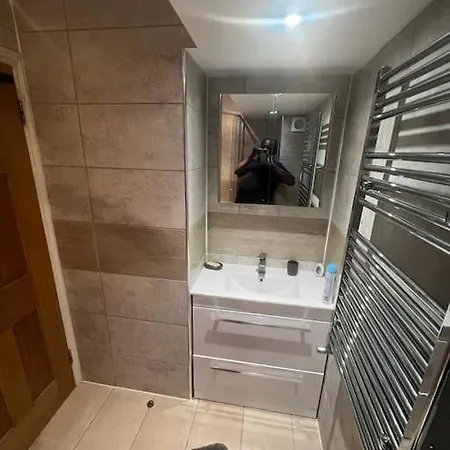2 Bedroom Apartment In Hampdenrd Londra Esterno foto