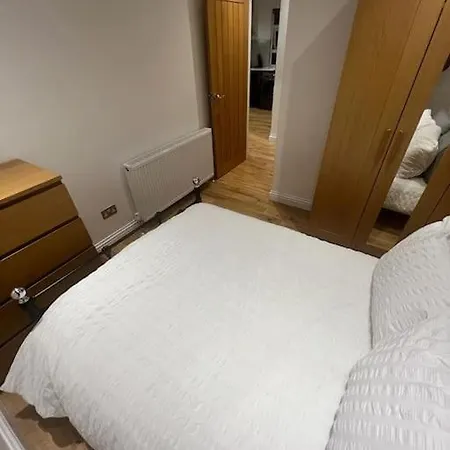 2 Bedroom Apartment In Hampdenrd Londra Esterno foto