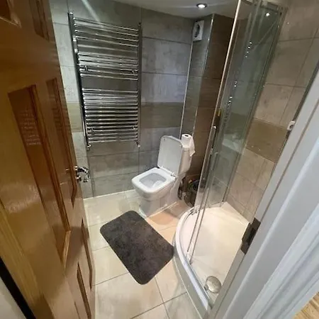 2 Bedroom Apartment In Hampdenrd Londra Esterno foto