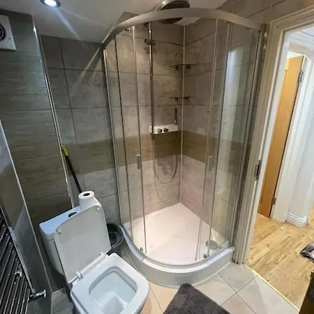 2 Bedroom Apartment In Hampdenrd Londra Esterno foto