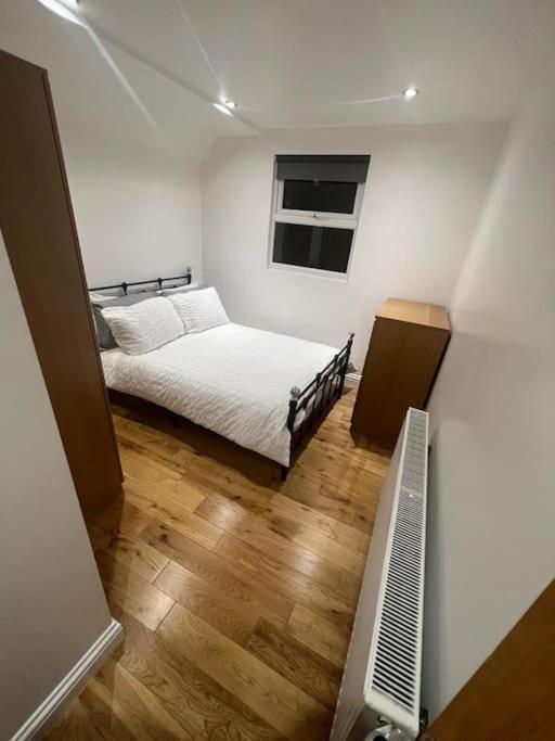 2 Bedroom In Hampdenrd Appartamento *
