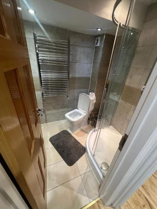 2 Bedroom In Hampdenrd Appartamento